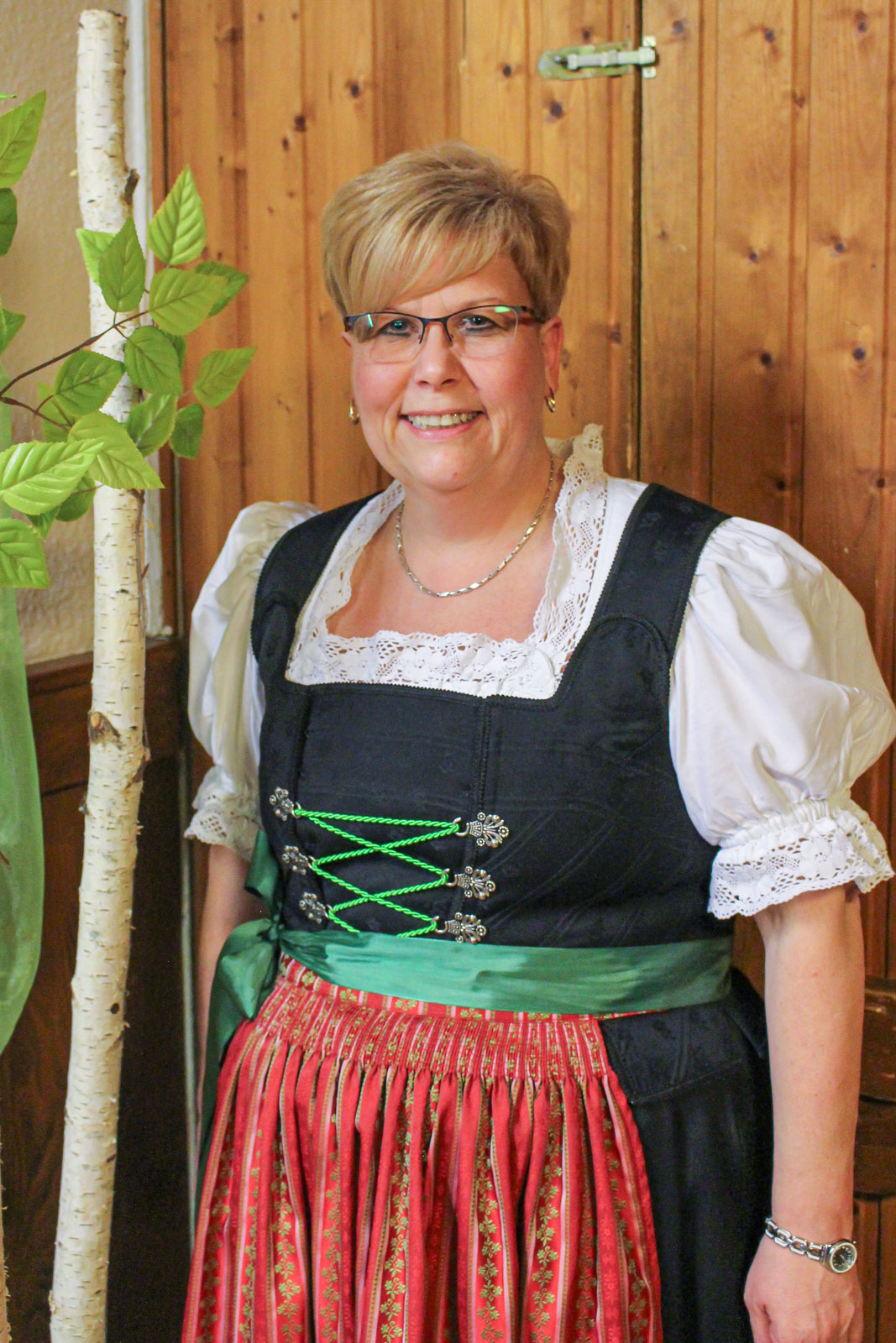 Ingrid Steinacher - Trachtenwart - D'Schlossbergler Hopferau